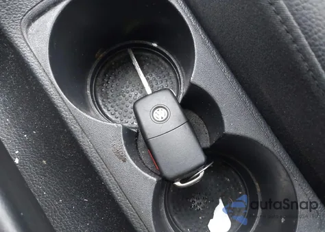 2010 Volkswagen Jetta Wolfsburg Edition from USA, damaged, VIN 3VWRA7AJ8AM098775